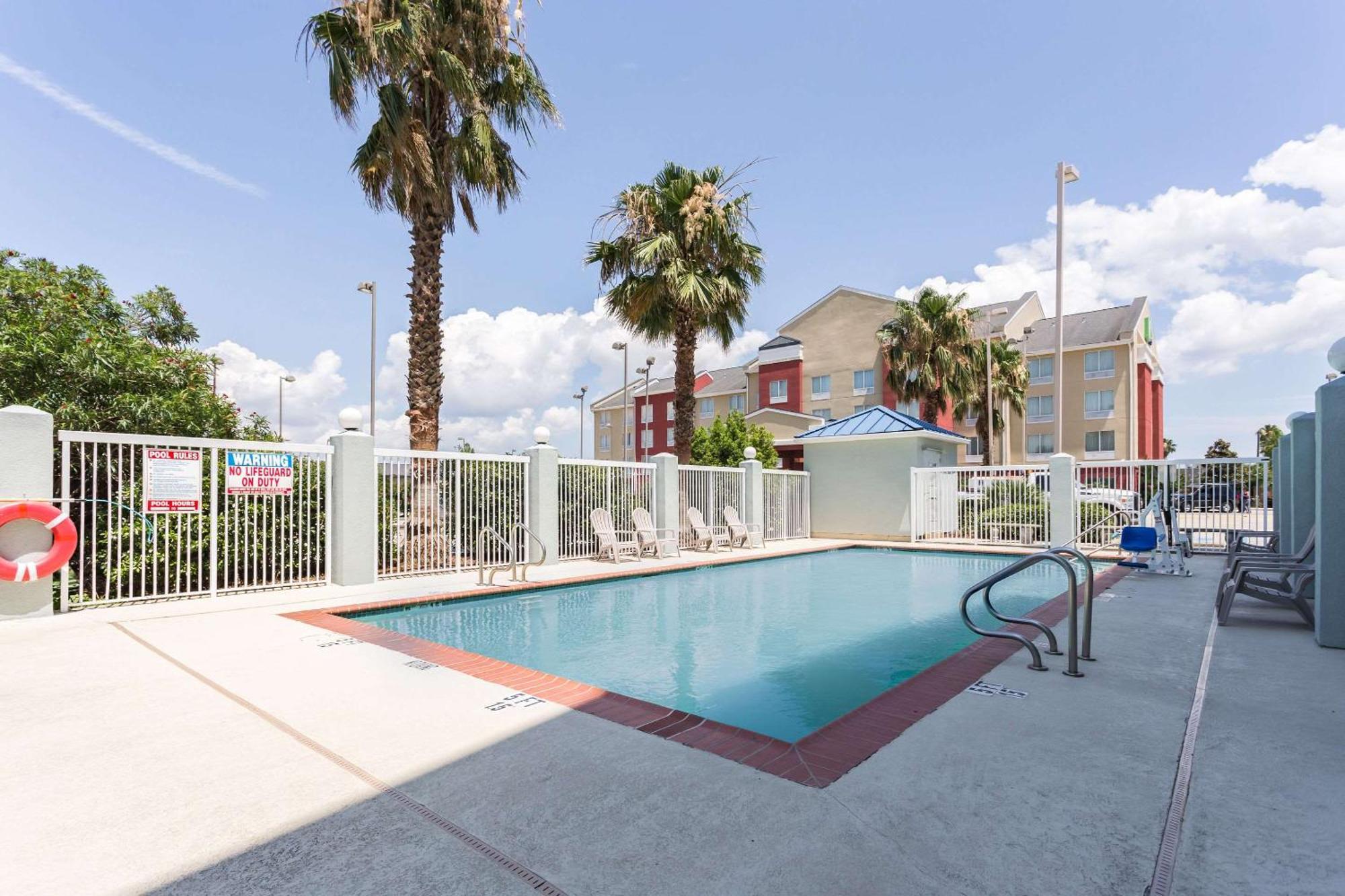 Comfort Suites New Orleans East Exteriér fotografie