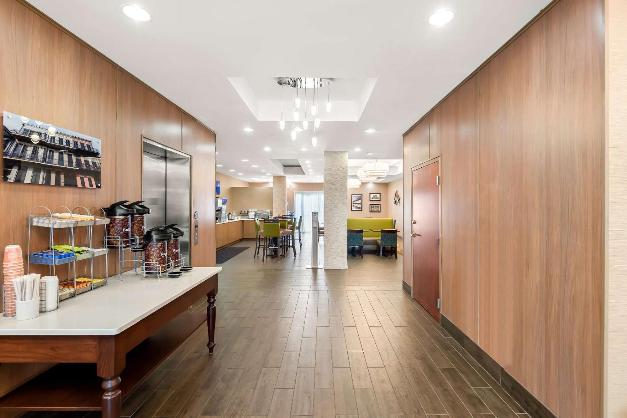 Comfort Suites New Orleans East Exteriér fotografie