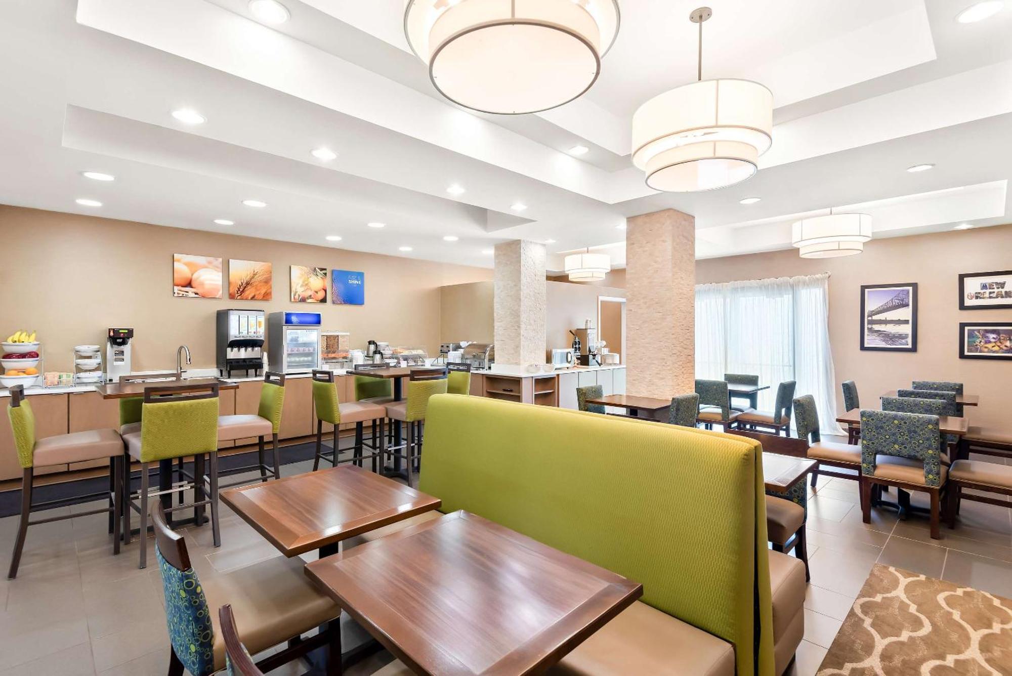 Comfort Suites New Orleans East Exteriér fotografie