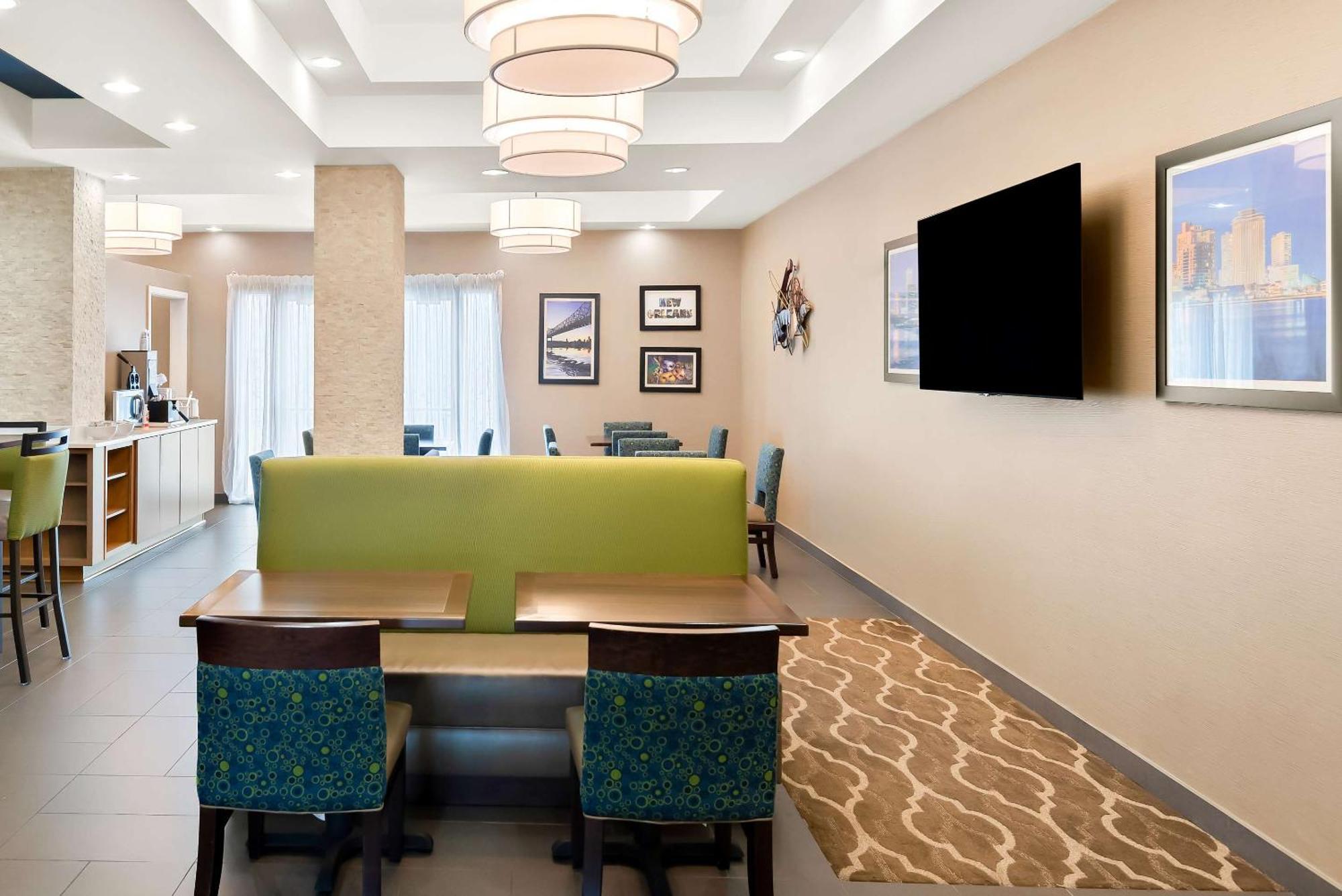 Comfort Suites New Orleans East Exteriér fotografie