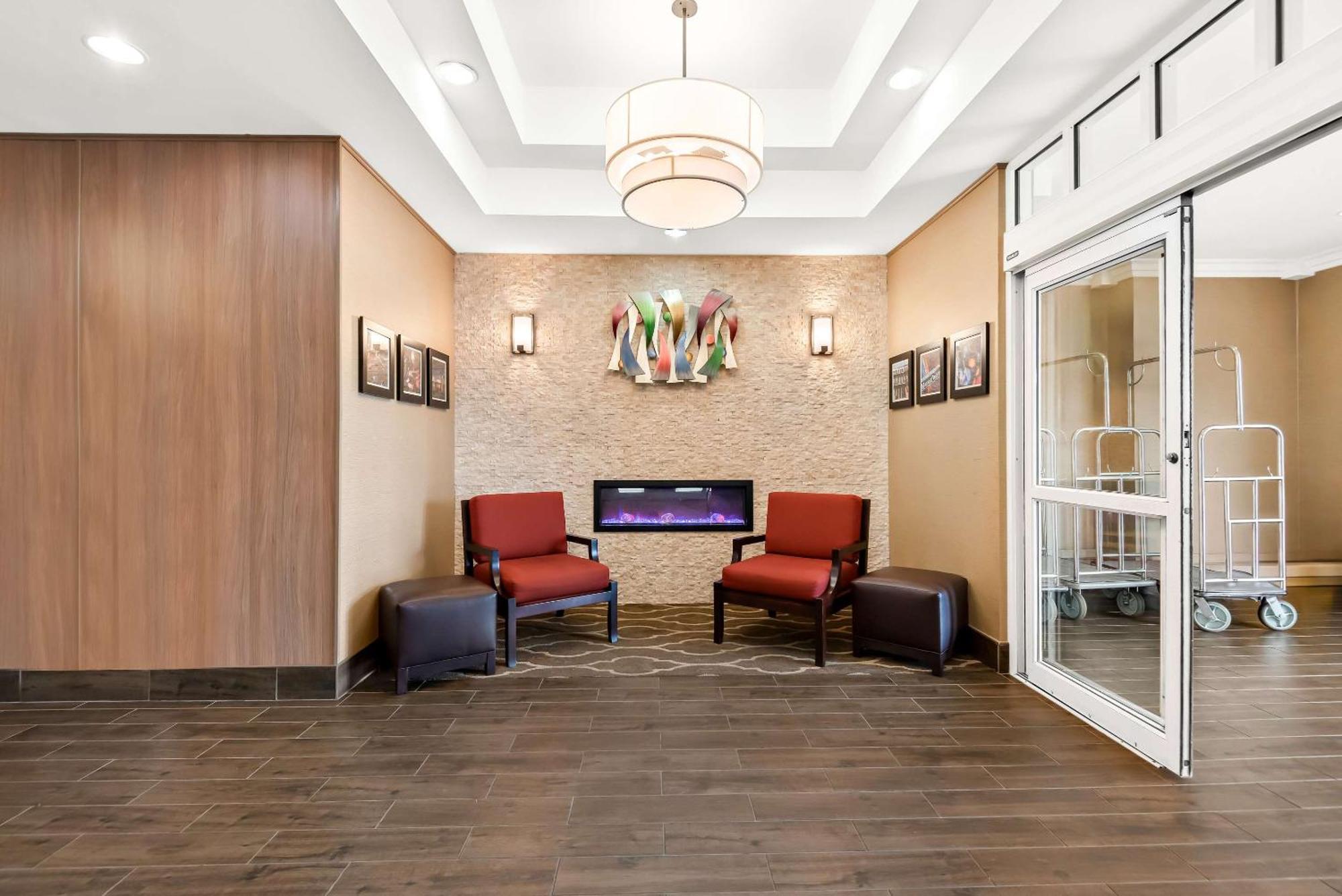Comfort Suites New Orleans East Exteriér fotografie